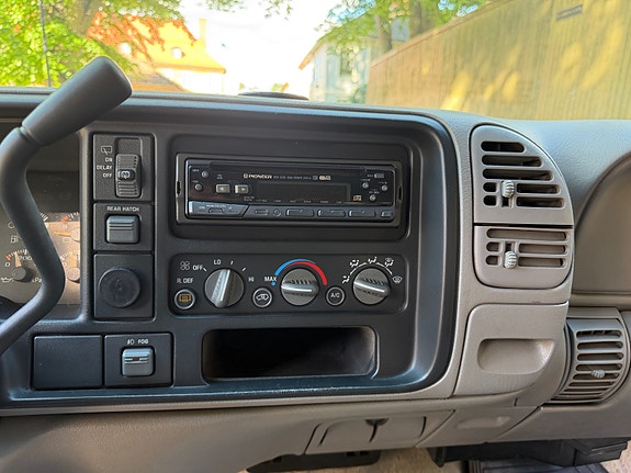 Chevrolet Tahoe 19 of 30