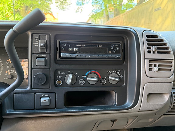 Chevrolet Tahoe 23 of 30