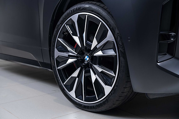 BMW iX 3 of 5