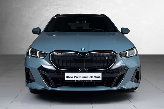 BMW i5 7 of 30