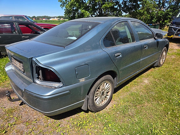 Volvo S60 3 of 5