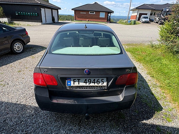 Saab 9-5 2 of 5