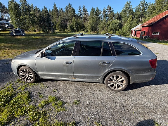 Skoda Superb 3 of 5