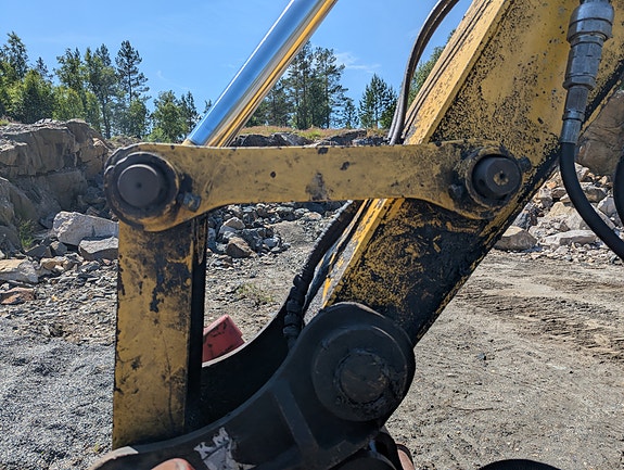 New Holland E145 15 of 30