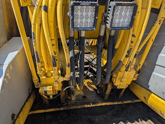 New Holland E145 29 of 30