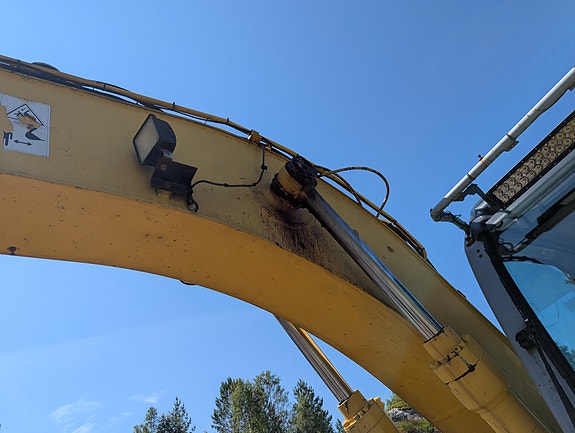New Holland E145 27 of 30