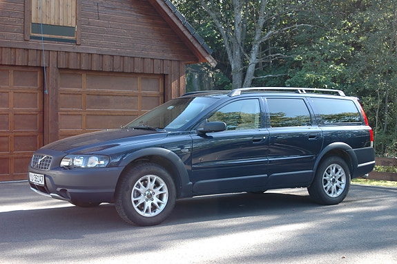 Volvo XC70 2 of 5