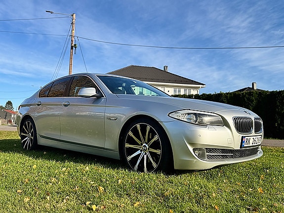 BMW 523i 5 of 5