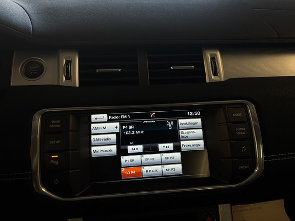 Land Rover Range Rover Evoque 28 of 30