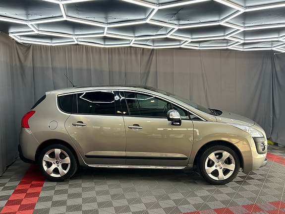 Peugeot 3008 3 of 5