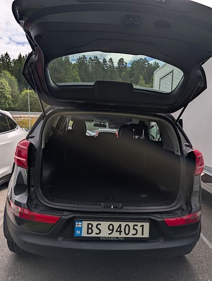 Kia Sportage 2 of 5
