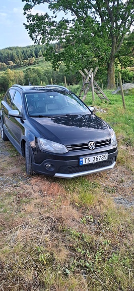 Volkswagen Polo Cross 2 of 5