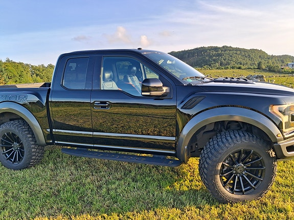 Ford F-150 11 of 29