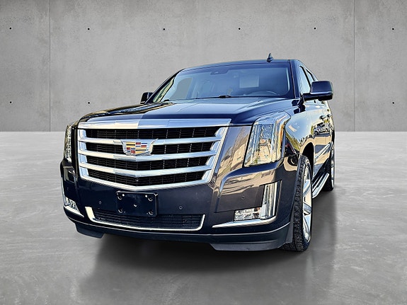 Cadillac Escalade 2 of 5