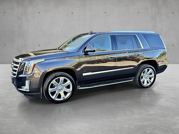 Cadillac Escalade 4 of 5