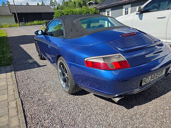 Porsche 911 4 of 5
