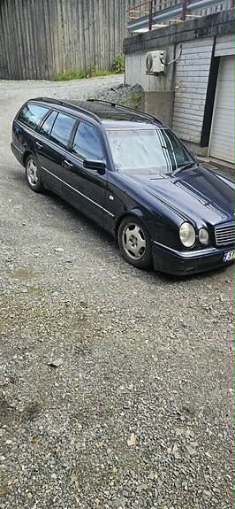 Mercedes-Benz E290 1997 photo 5