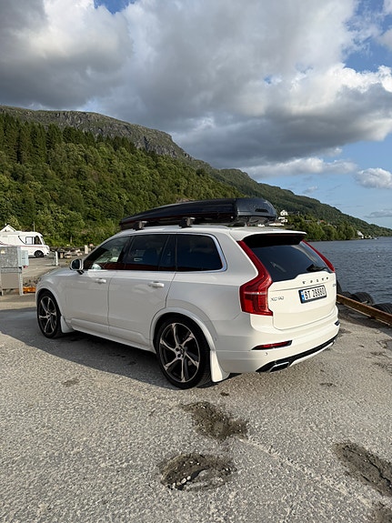 Volvo XC90 4 of 5