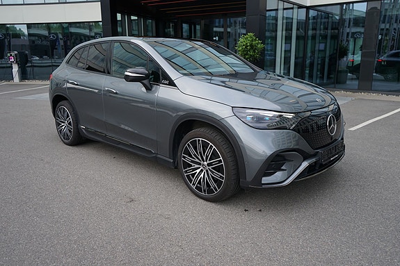 Mercedes-Benz EQE SUV 3 of 5
