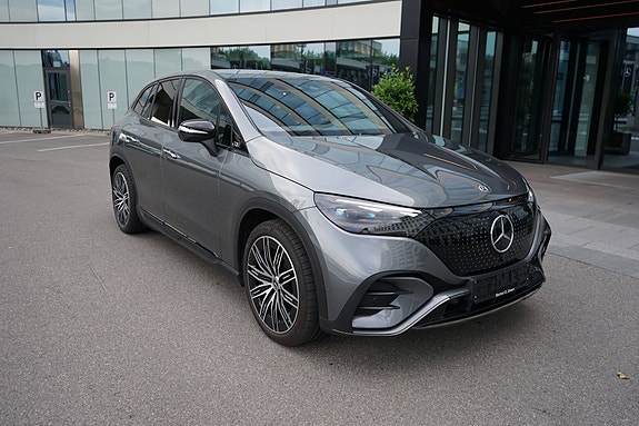 Mercedes-Benz EQE SUV 4 of 5