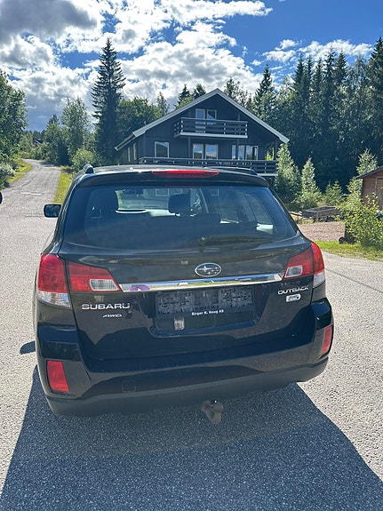 Subaru Outback 4 of 5