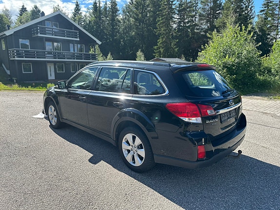 Subaru Outback 3 of 5