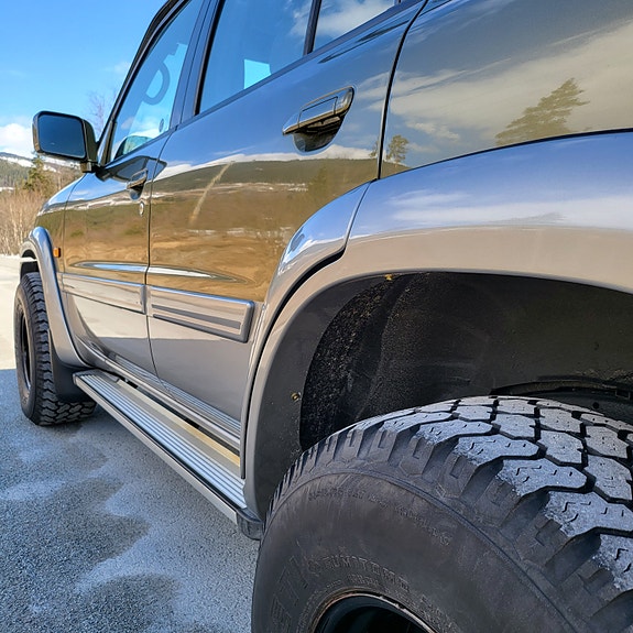 Nissan Patrol 4 of 5