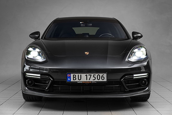 Porsche Panamera 4 of 5