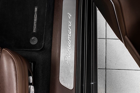 Porsche Panamera 28 of 30