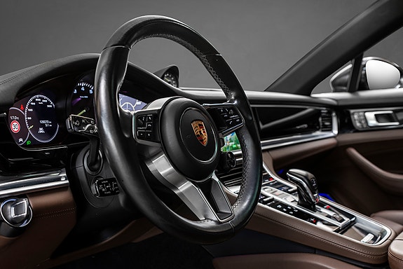 Porsche Panamera 18 of 30