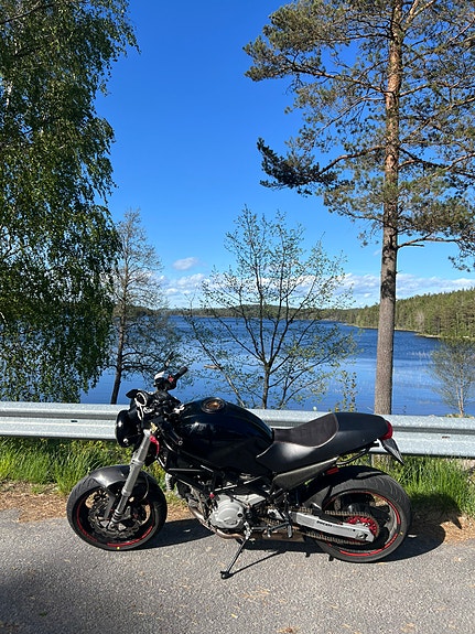 Ducati Monster 1000 2 of 5
