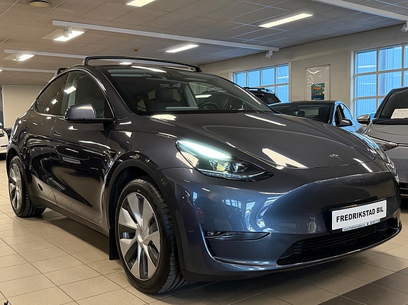 Tesla Model Y 5 of 5