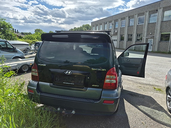 Hyundai Terracan 4 of 5