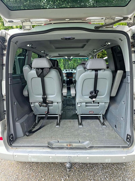 Mercedes-Benz Viano 21 of 30
