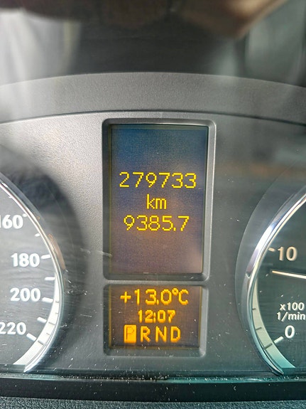 Mercedes-Benz Viano 29 of 30