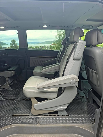 Mercedes-Benz Viano 19 of 30