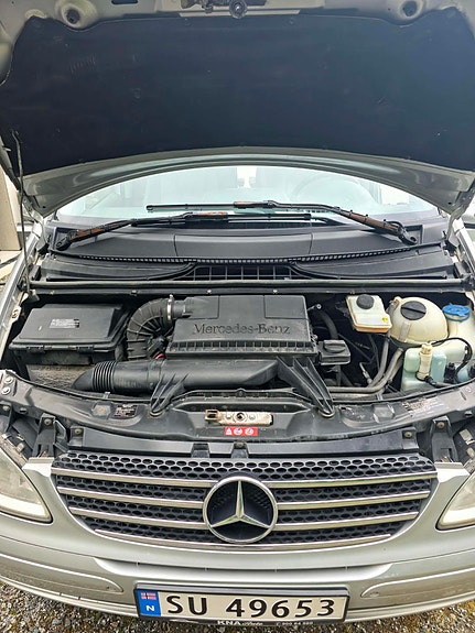 Mercedes-Benz Viano 13 of 30