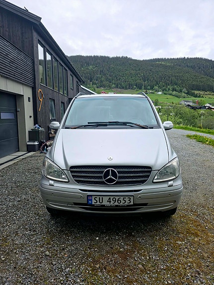 Mercedes-Benz Viano 10 of 30