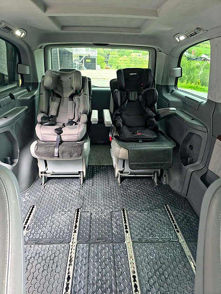 Mercedes-Benz Viano 20 of 30