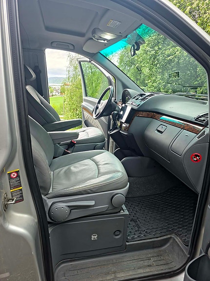 Mercedes-Benz Viano 22 of 30