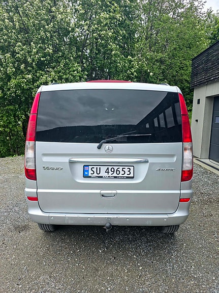 Mercedes-Benz Viano 9 of 30