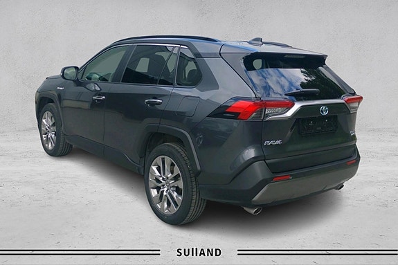 Toyota RAV4 Plug-in Hybrid 3 of 5