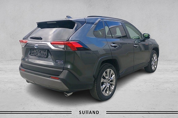 Toyota RAV4 Plug-in Hybrid 5 of 5