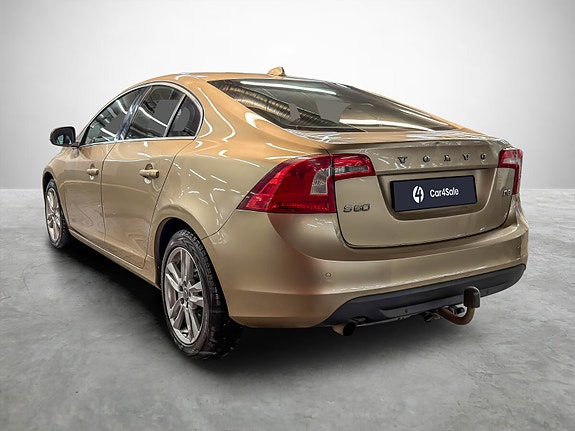 Volvo S60 3 of 5
