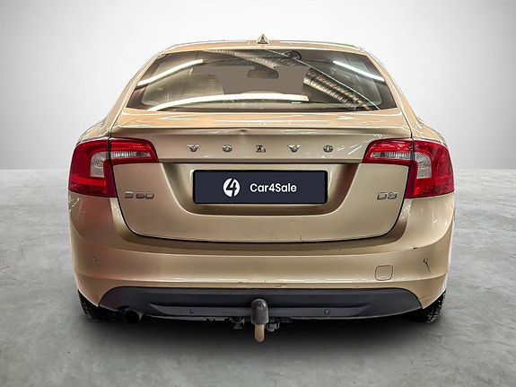 Volvo S60 4 of 5