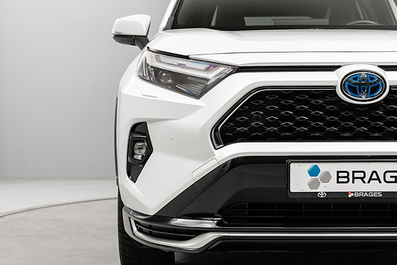 Toyota RAV4 10 of 30
