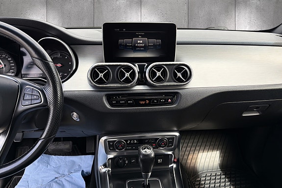 Mercedes-Benz X250 d 12 of 23