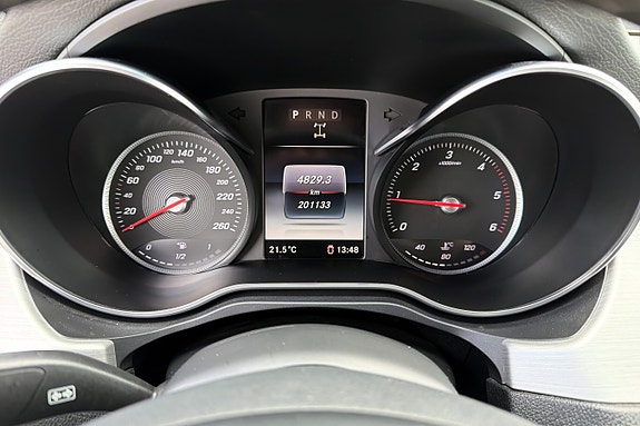Mercedes-Benz X250 d 11 of 23