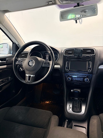 Volkswagen Golf VI 13 of 22