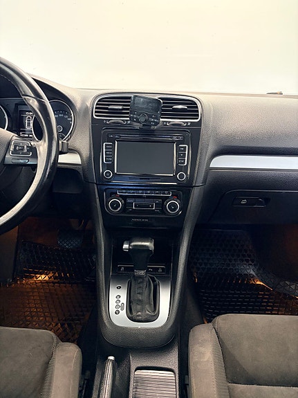 Volkswagen Golf VI 14 of 22